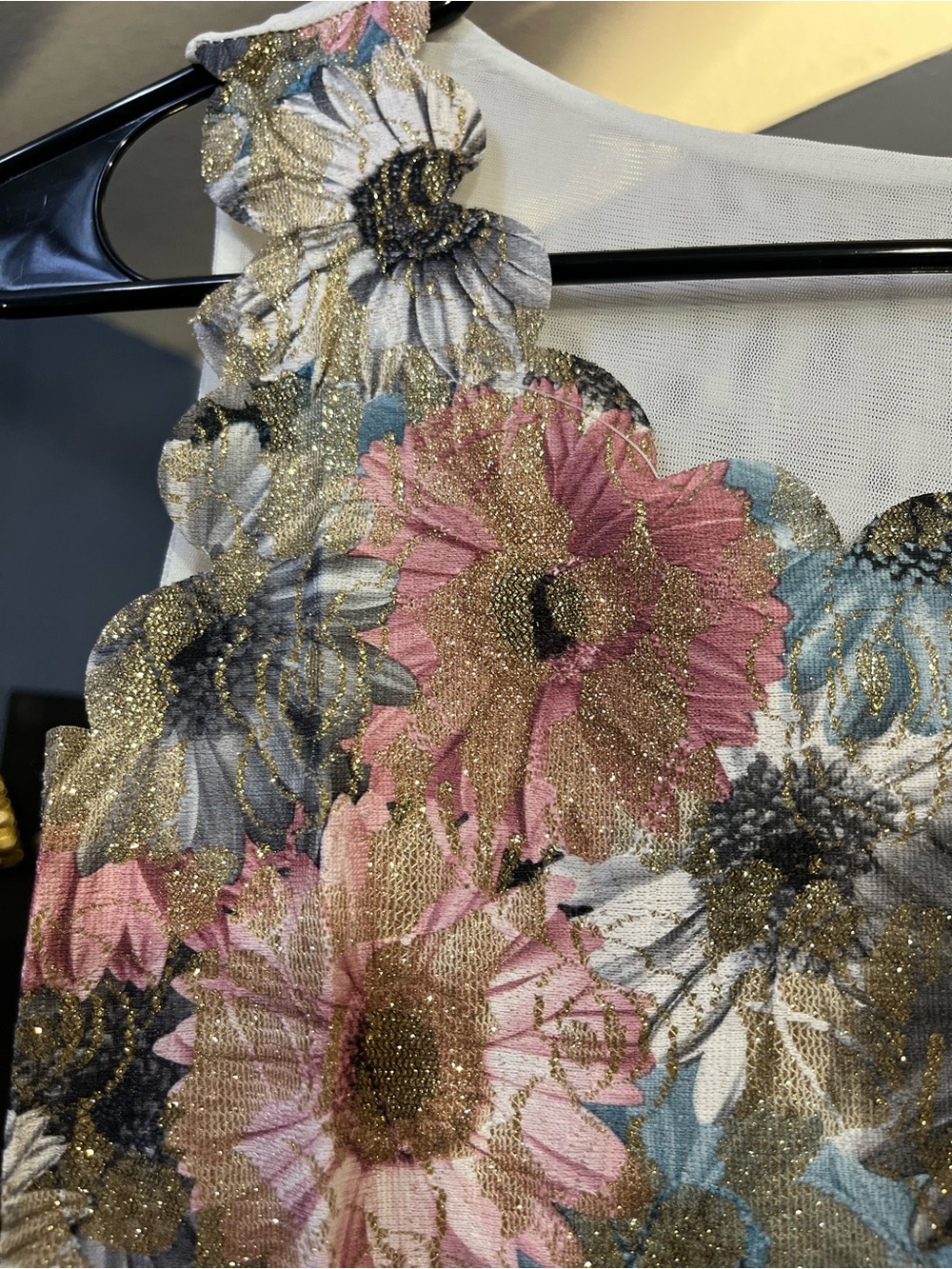 Sleeveless Floral Lace Appliqué Blouse in Pink, Blue & Gold